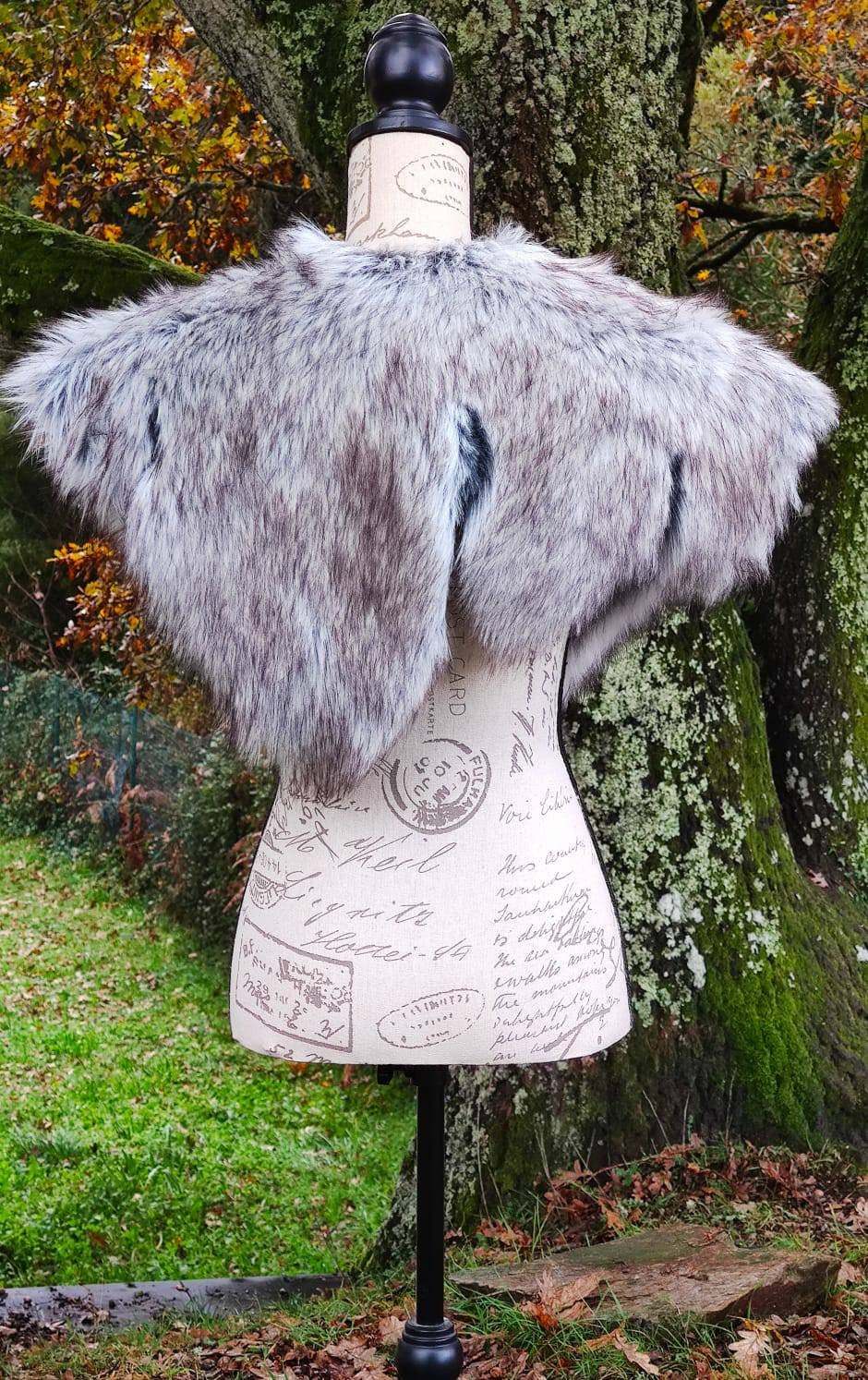 Norse Fur Mantle, Viking Shoulder Cape with Brooches, Norse Wedding Mantle