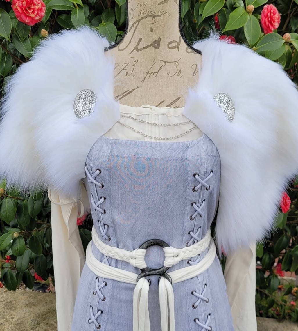 Viking Fur Wedding Cloak, Norse Mantle, Nordic Fur Shawl