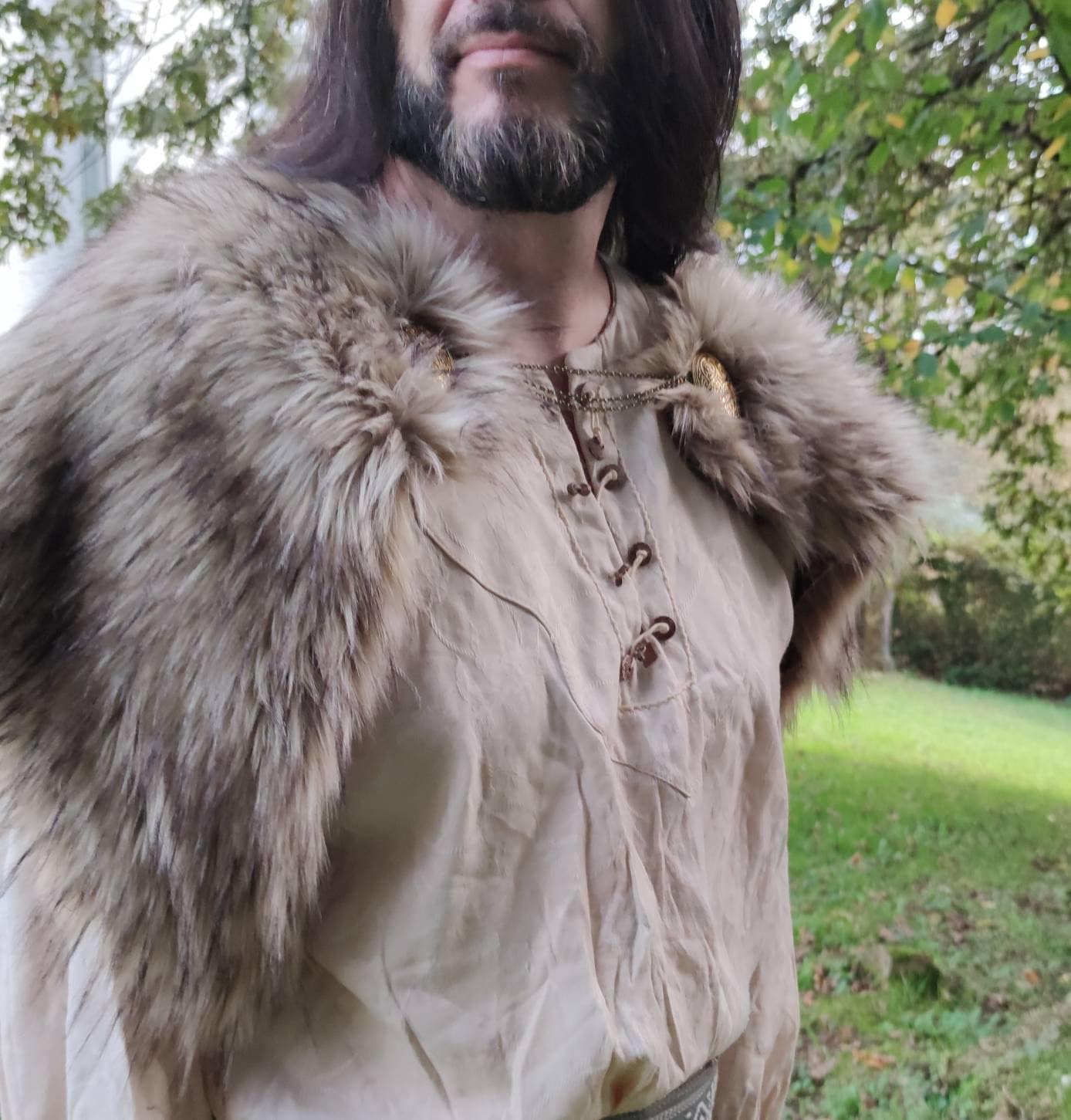 A Wild Wolf Vegan Fur Mantle, Viking Mantle with Brooches, Norse Fur Shawl