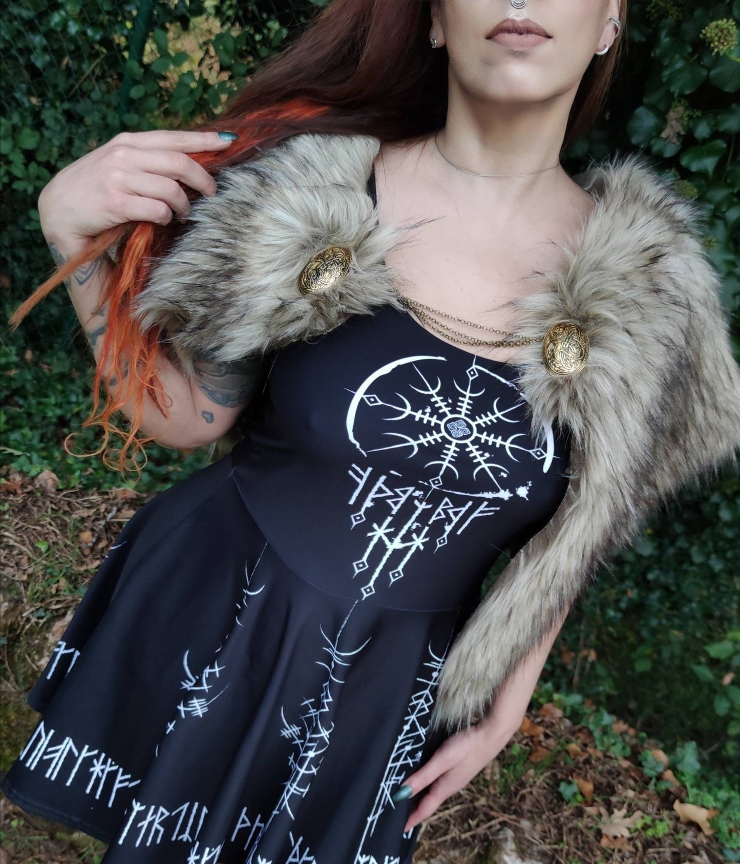 A Wild Wolf Vegan Fur Mantle, Viking Mantle with Brooches, Norse Fur Shawl