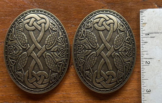 Additional Bronze Brooches with chains for Alicja
